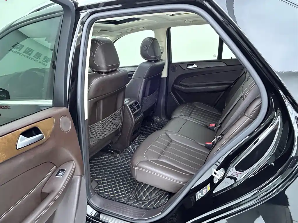 Mercedes-Benz GLE 2017 — фото 10