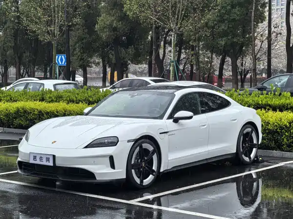 Porsche Taycan 2026