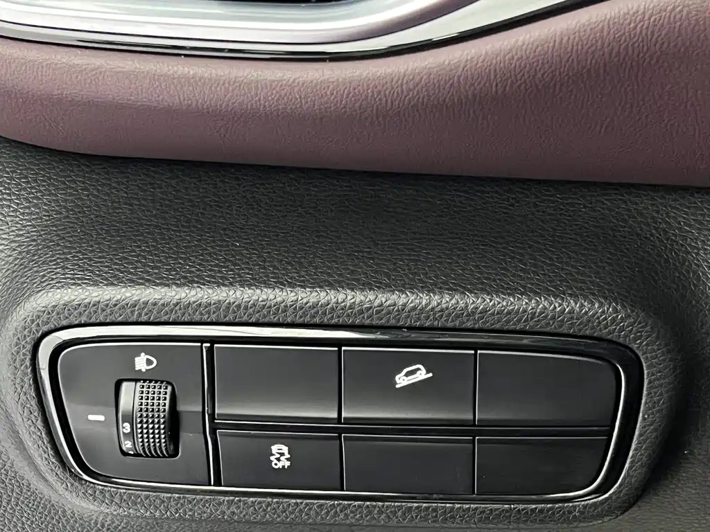 GAC Motor Trumpchi M6 2023 — фото 23