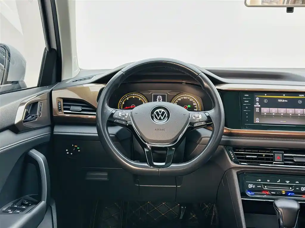 Volkswagen Tharu 2021 — фото 17