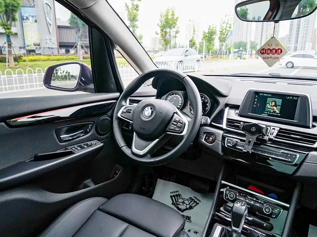 BMW 2 Series Active Tourer 2018 — фото 12