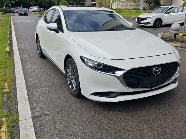 Mazda 3 Axela 2022