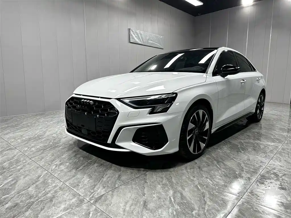 Audi A3 2022 — фото 1