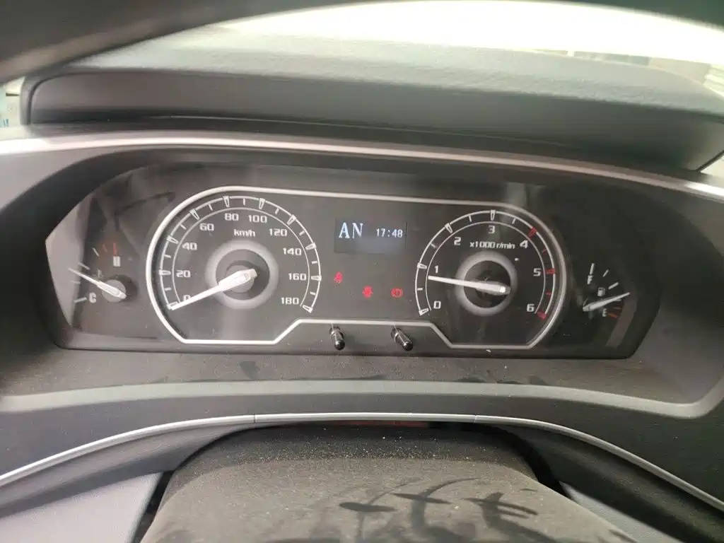 Maxus V80 2024