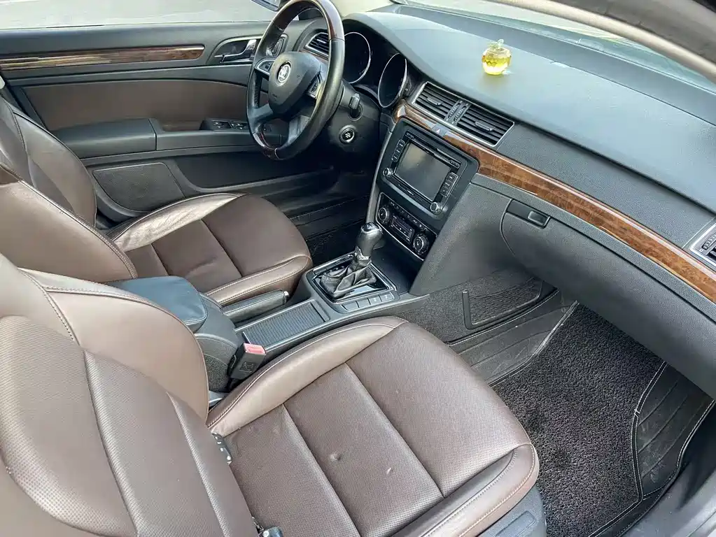 Skoda Superb 2014 — фото 13