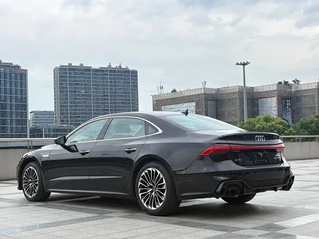 Audi A7L 2024 — фото 10
