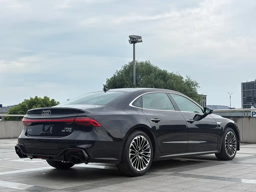 Audi A7L 2024 — фото 11