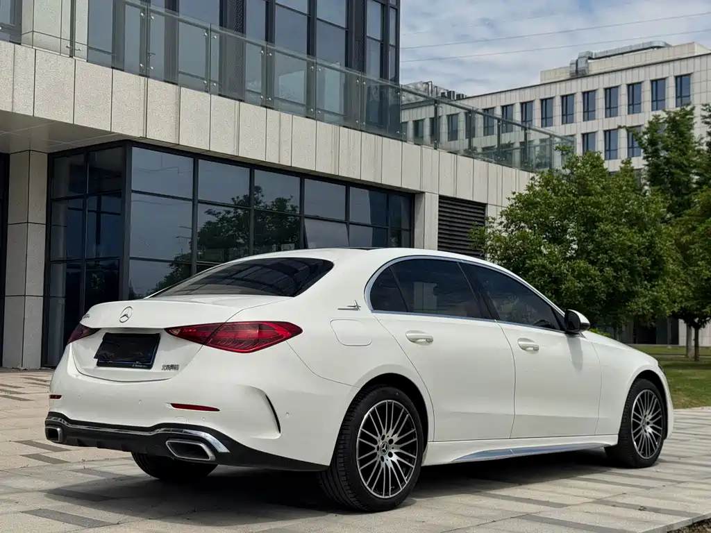 Mercedes-Benz C-Class 2023 — фото 4