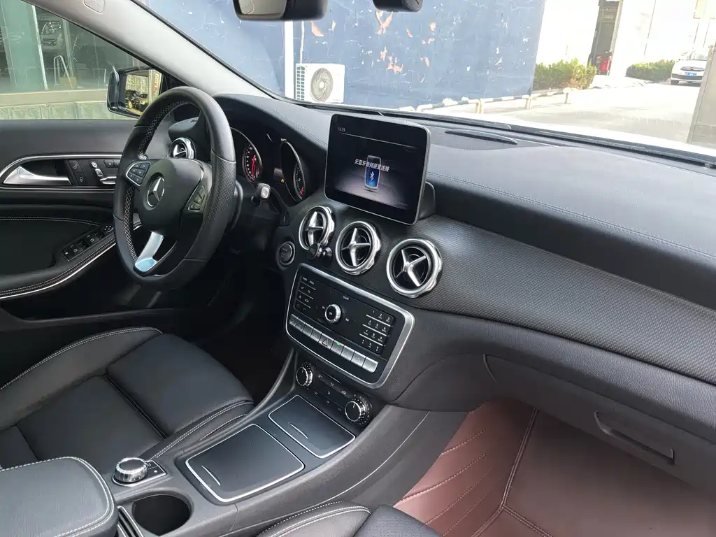 Mercedes-Benz GLA 2018 — фото 10