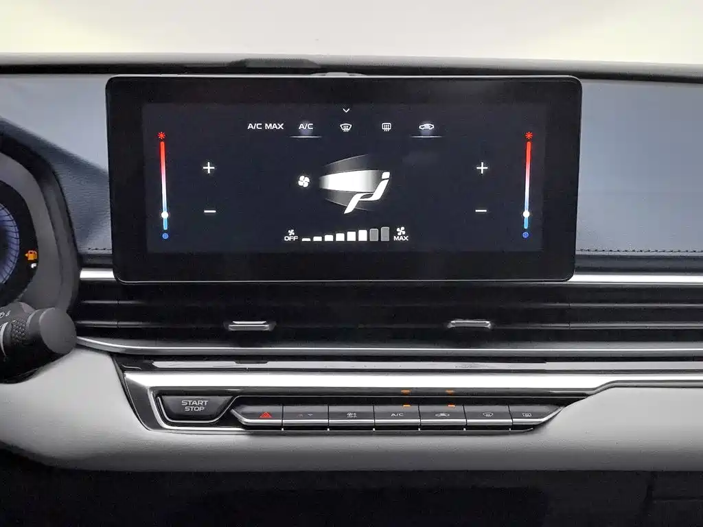 Geely Emgrand 2022 — фото 12