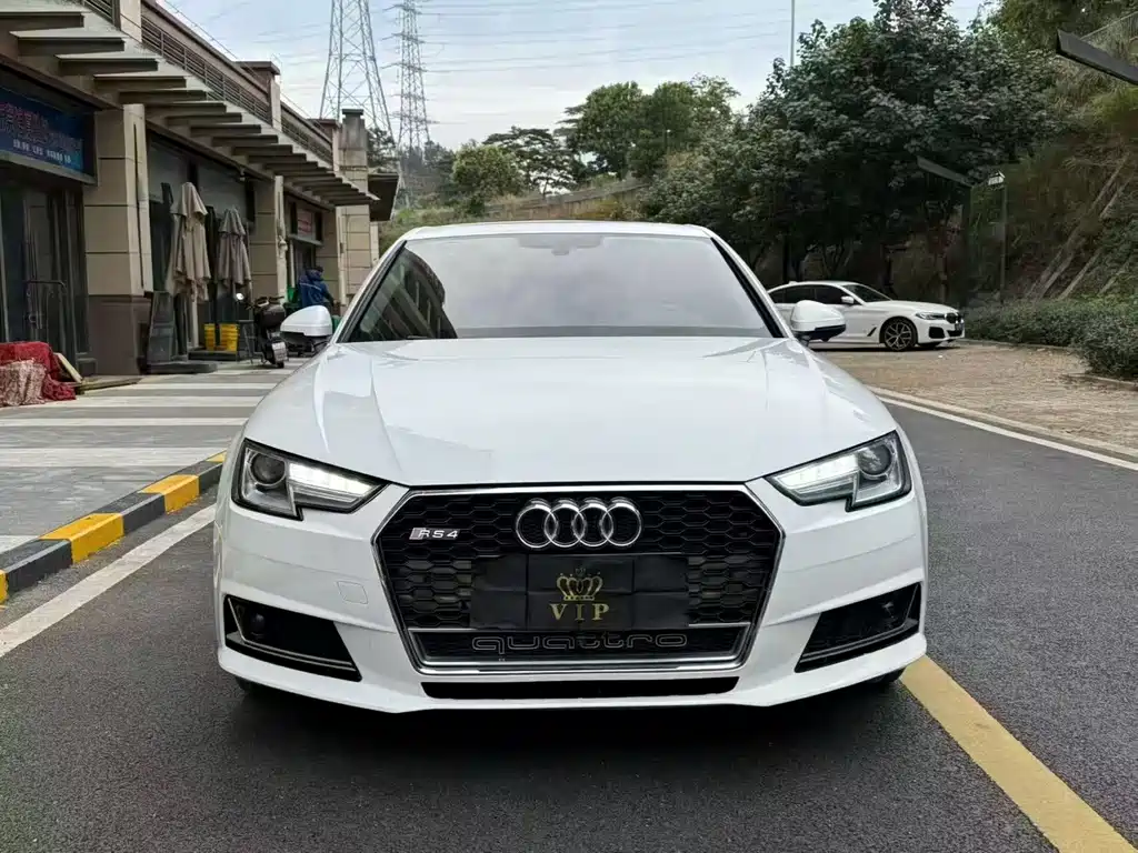 Audi A4L 2017