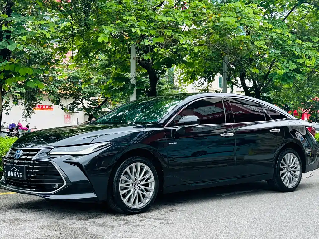 Toyota Avalon 2023 — фото 1