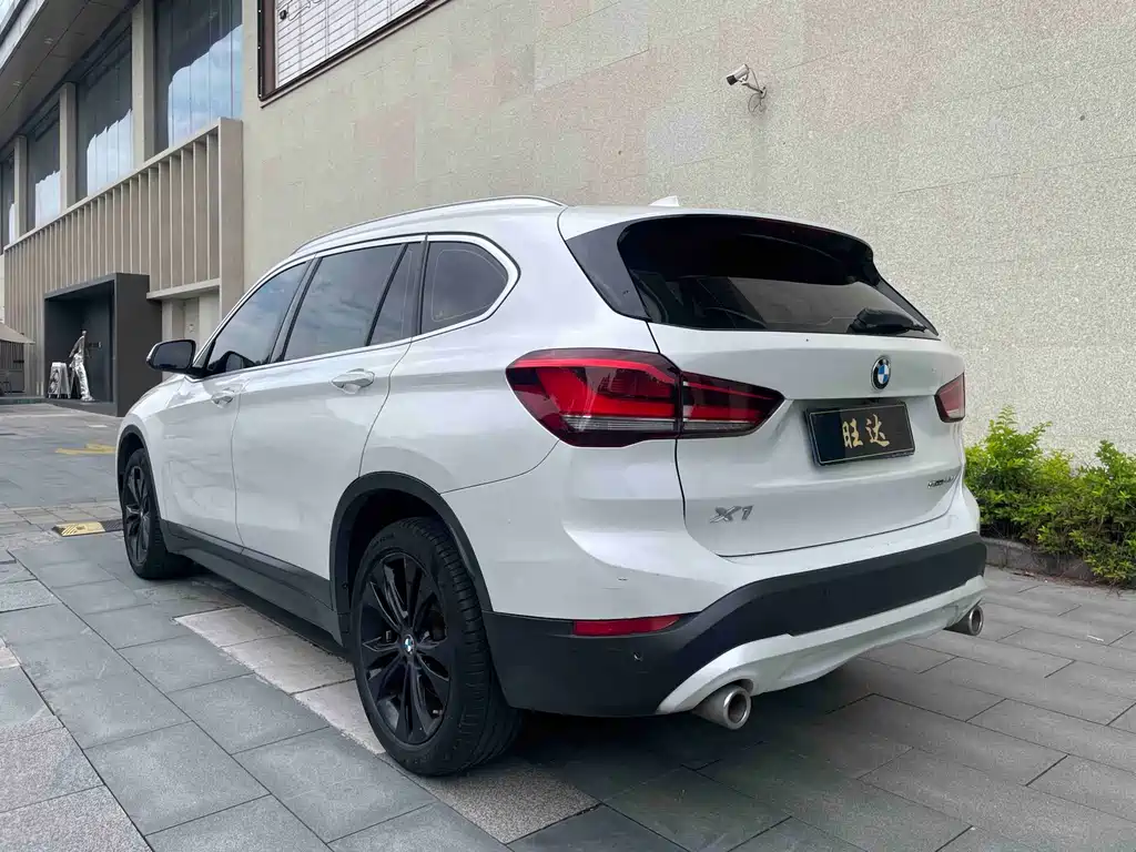 BMW X1 2021 — фото 9