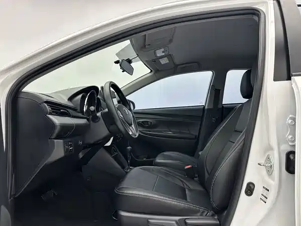 Toyota Yaris L 2022