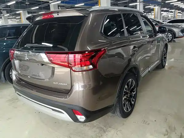 Mitsubishi Outlander 2020