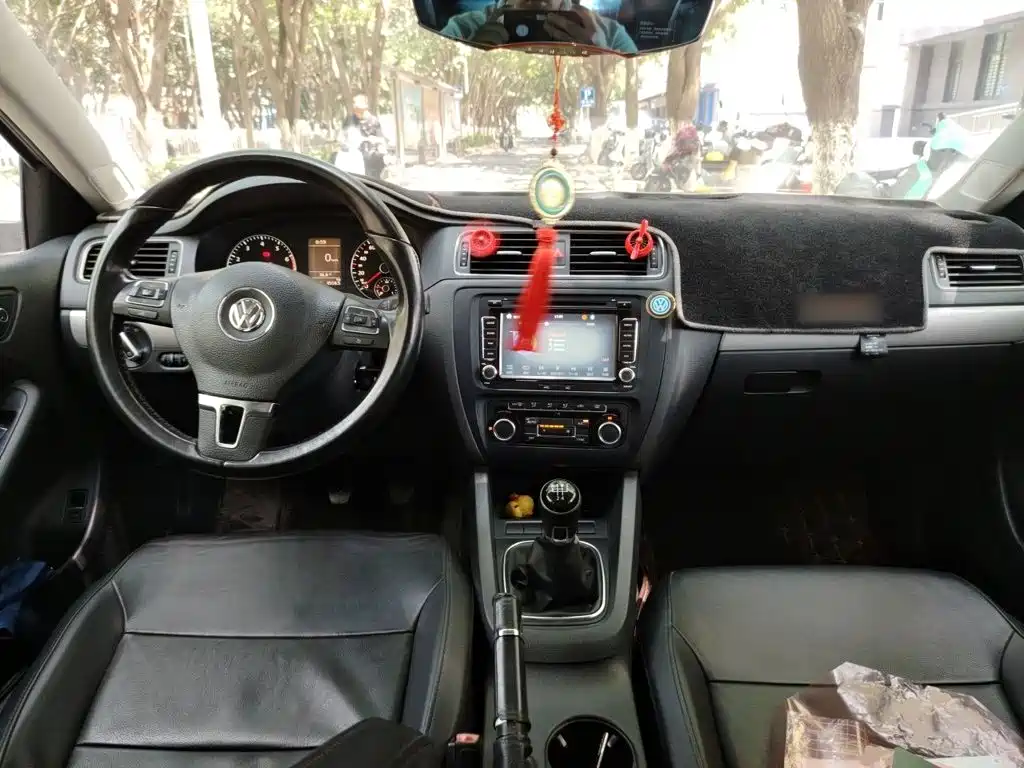 Volkswagen Sagitar 2014