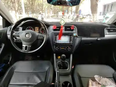Volkswagen Sagitar 2014