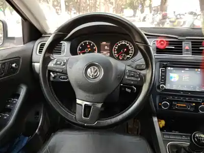 Volkswagen Sagitar 2014
