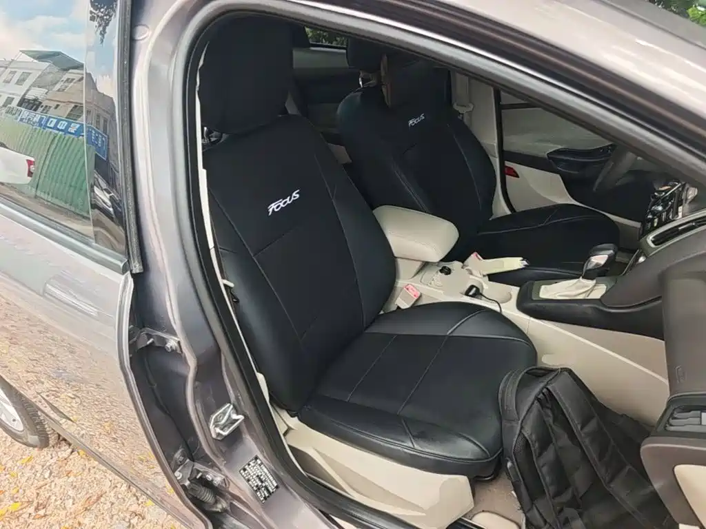 Ford Focus 2015 — фото 25