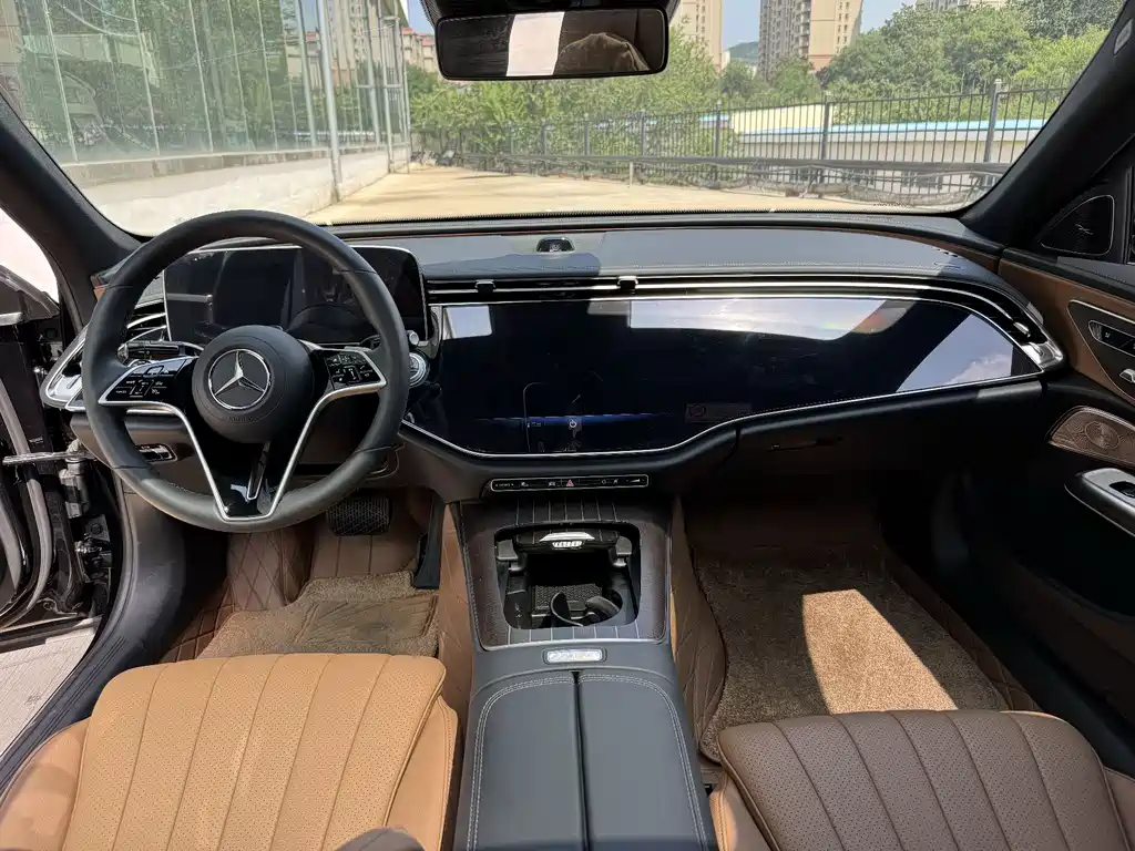 Mercedes-Benz E-Class 2025