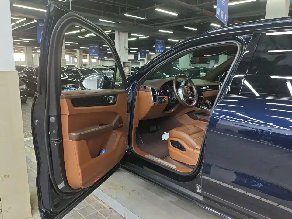 Porsche Cayenne 2022