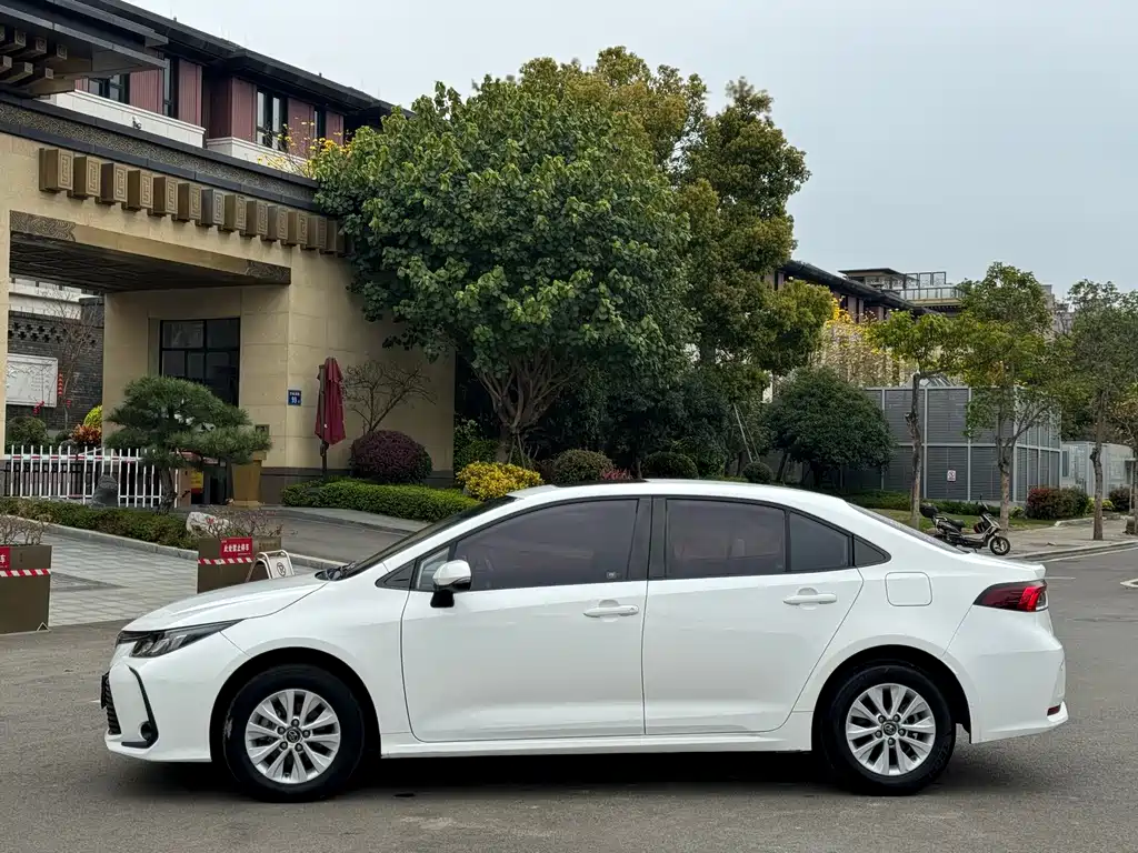 Toyota Corolla 2020 — фото 14