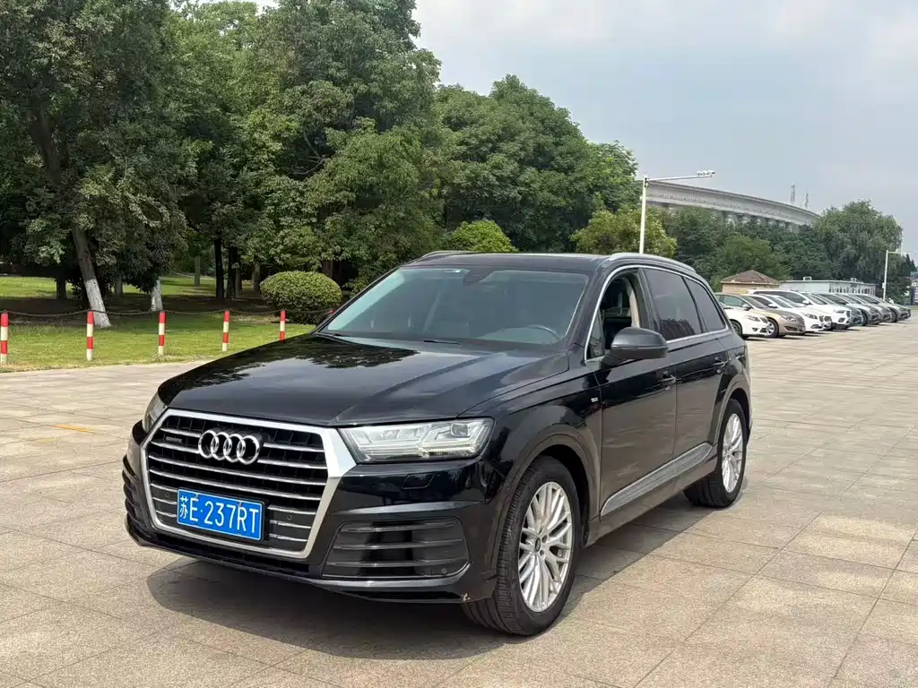 Audi Q7 2017 — фото 1
