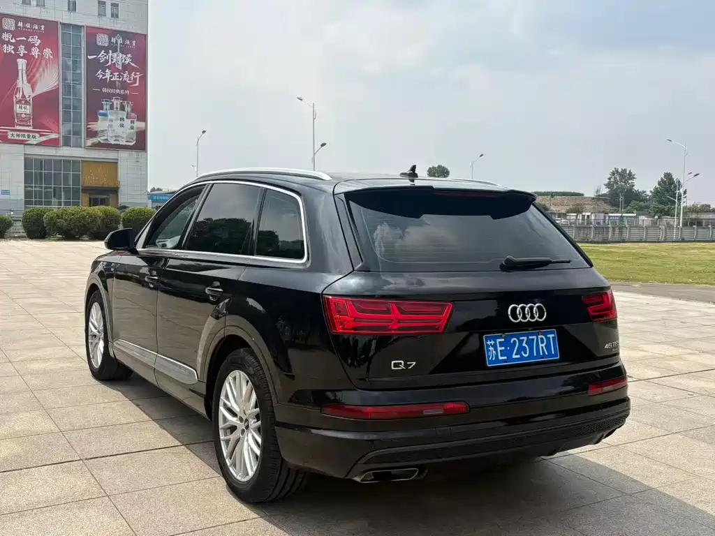Audi Q7 2017 — фото 9