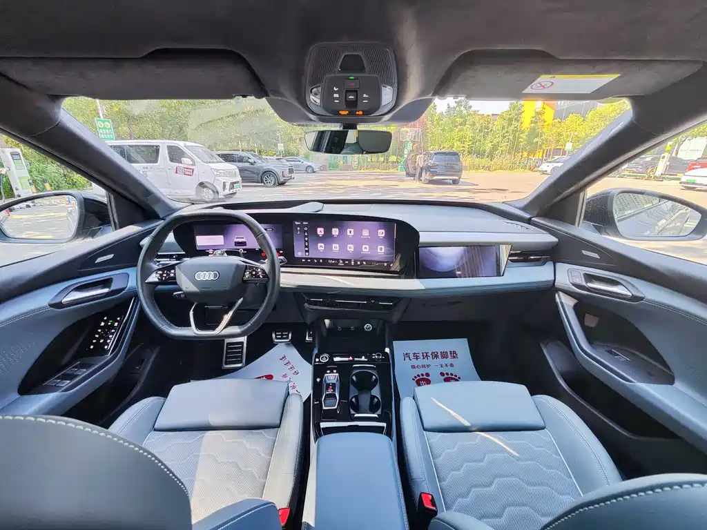 Audi Q6L e-tron 2025 — фото 11