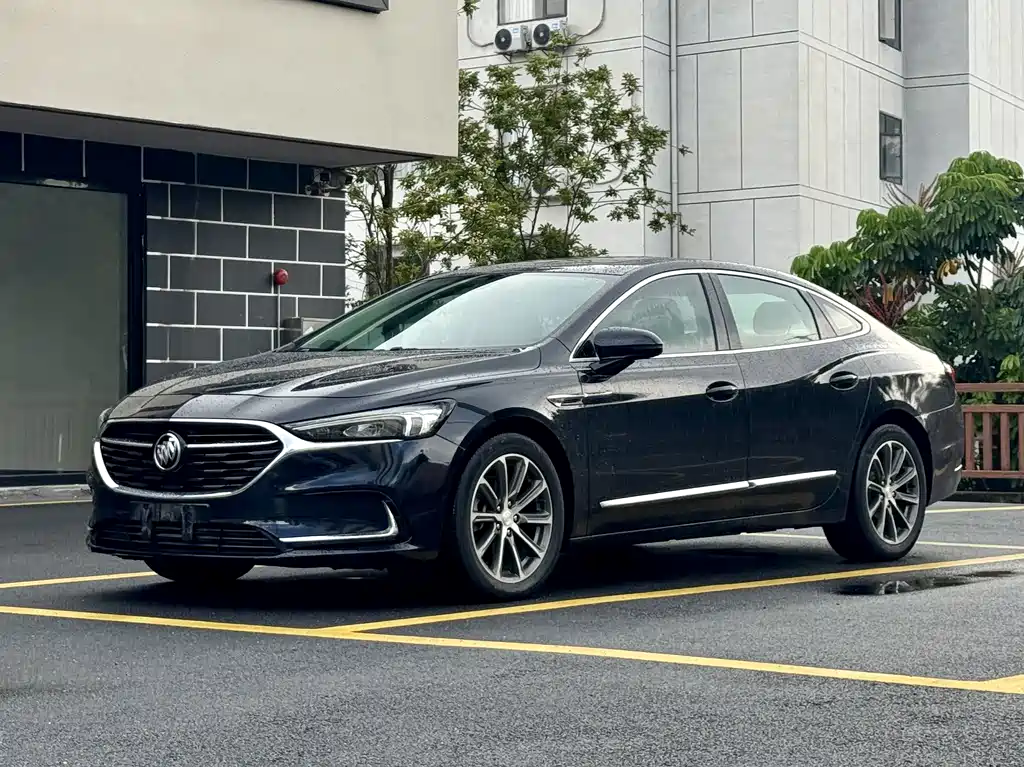 Buick LaCrosse 2020 — фото 1