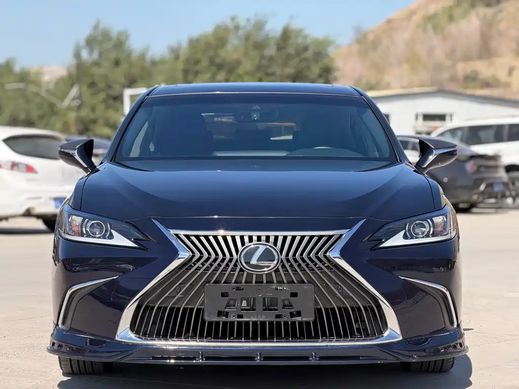 Lexus ES 2020 — фото 2