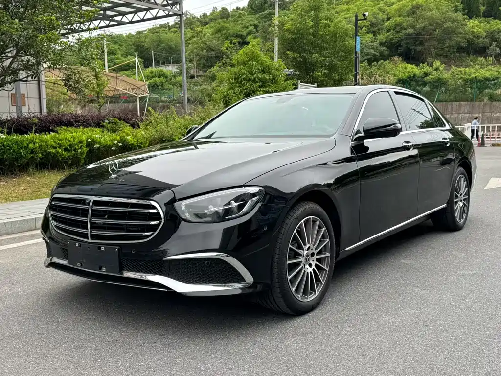 Mercedes-Benz E-Class 2023 — фото 1