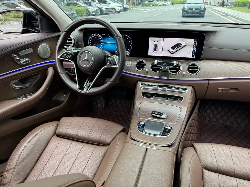 Mercedes-Benz E-Class 2023 — фото 9