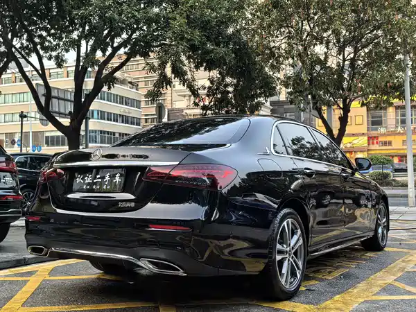 Mercedes-Benz E-Class 2022