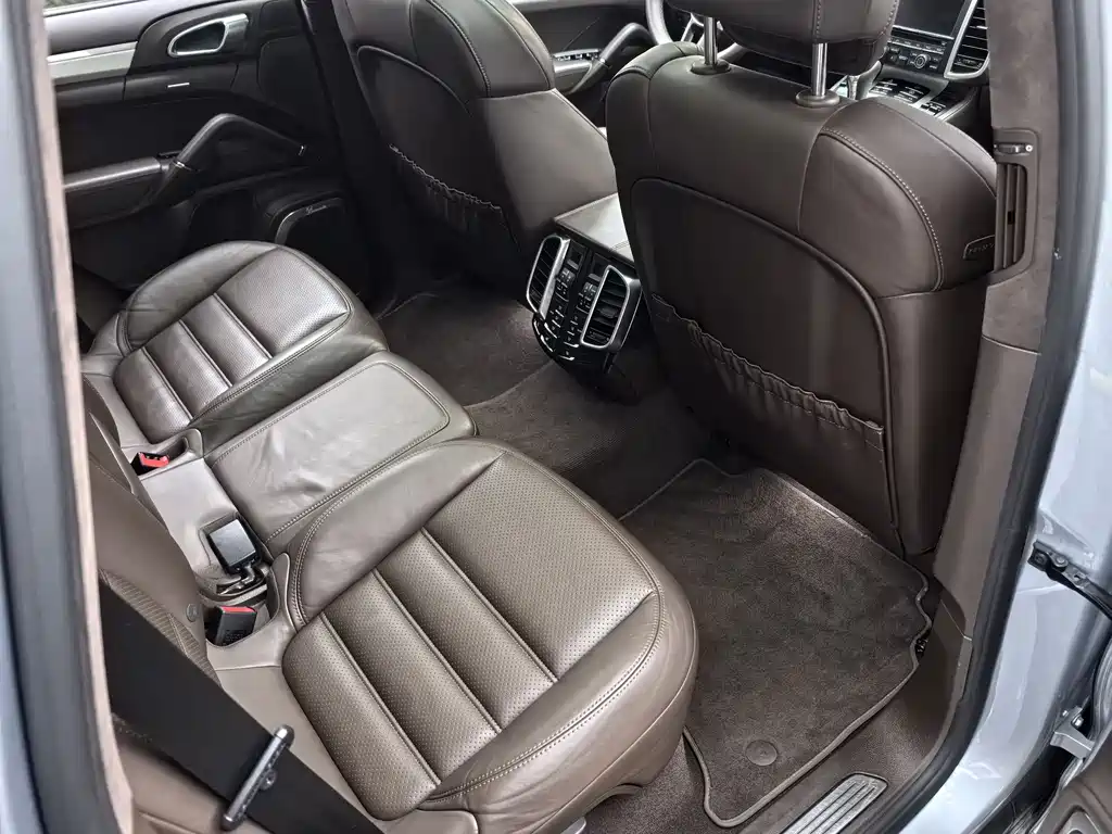 Porsche Cayenne 2015 — фото 14