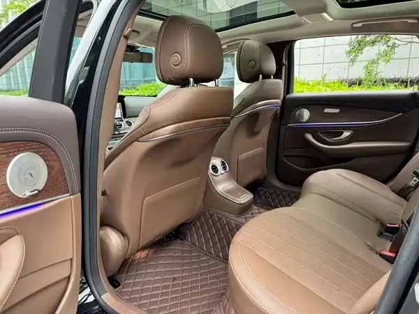 Mercedes-Benz E-Class 2022