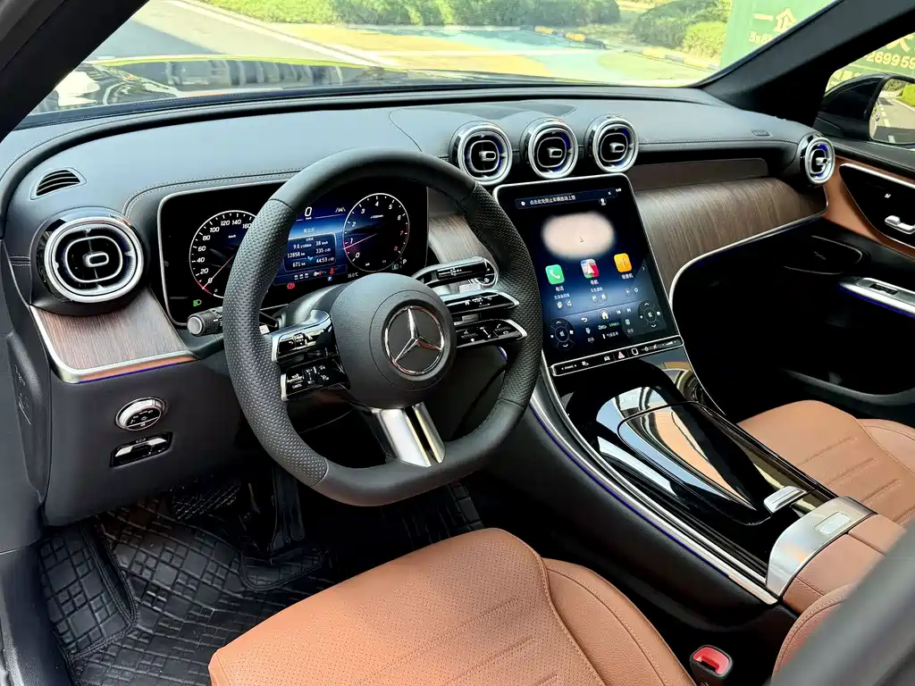 Mercedes-Benz GLC 2025