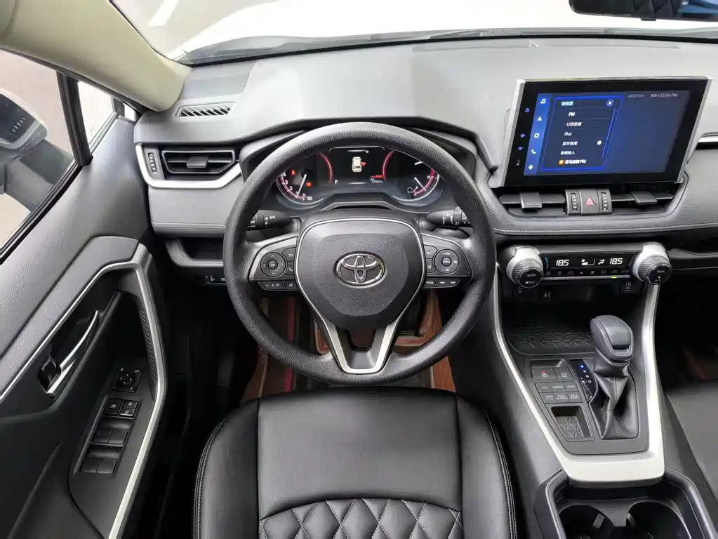 Toyota RAV4 2021 — фото 14