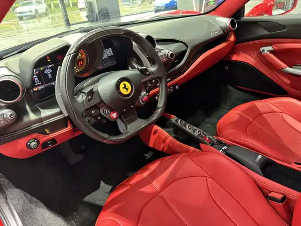 Ferrari F8 2022