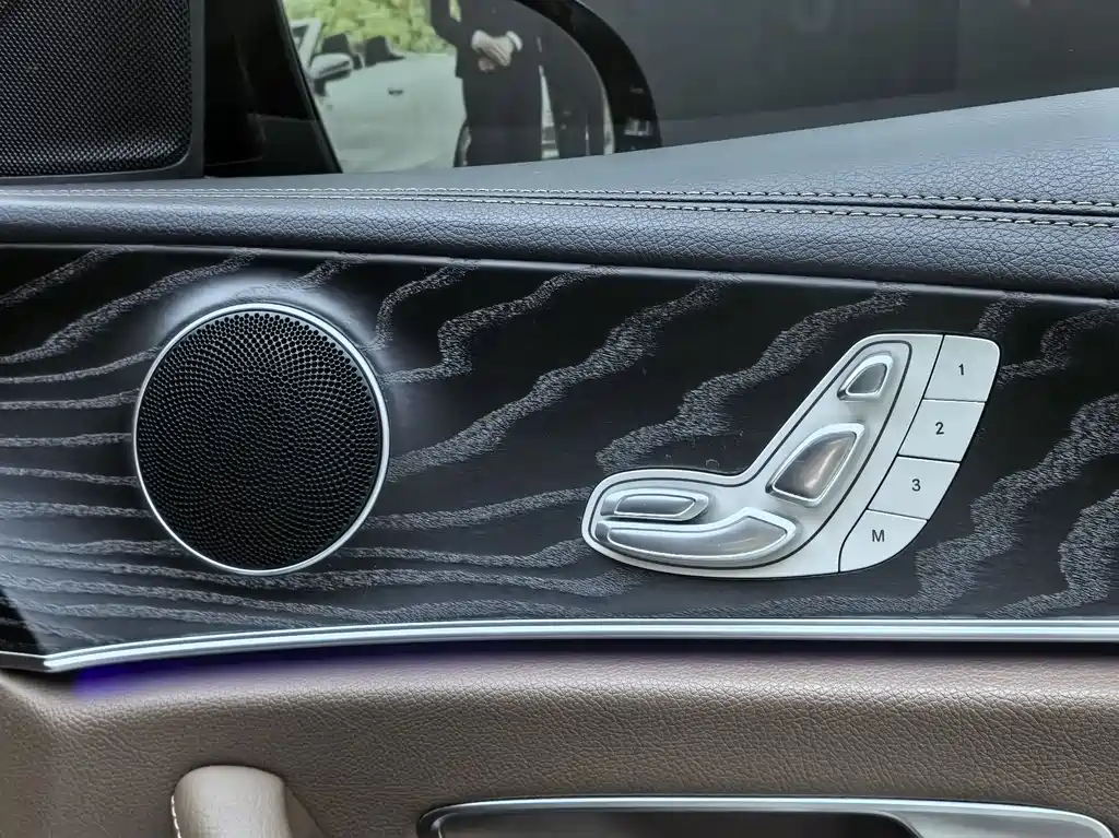 Mercedes-Benz E-Class 2021 — фото 19