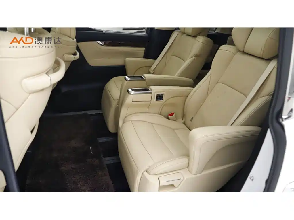 Toyota Alphard 2023 — фото 7