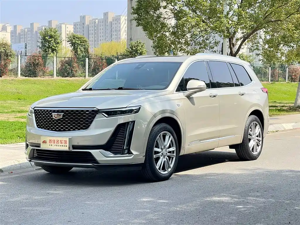 Cadillac XT6 2021 — фото 1