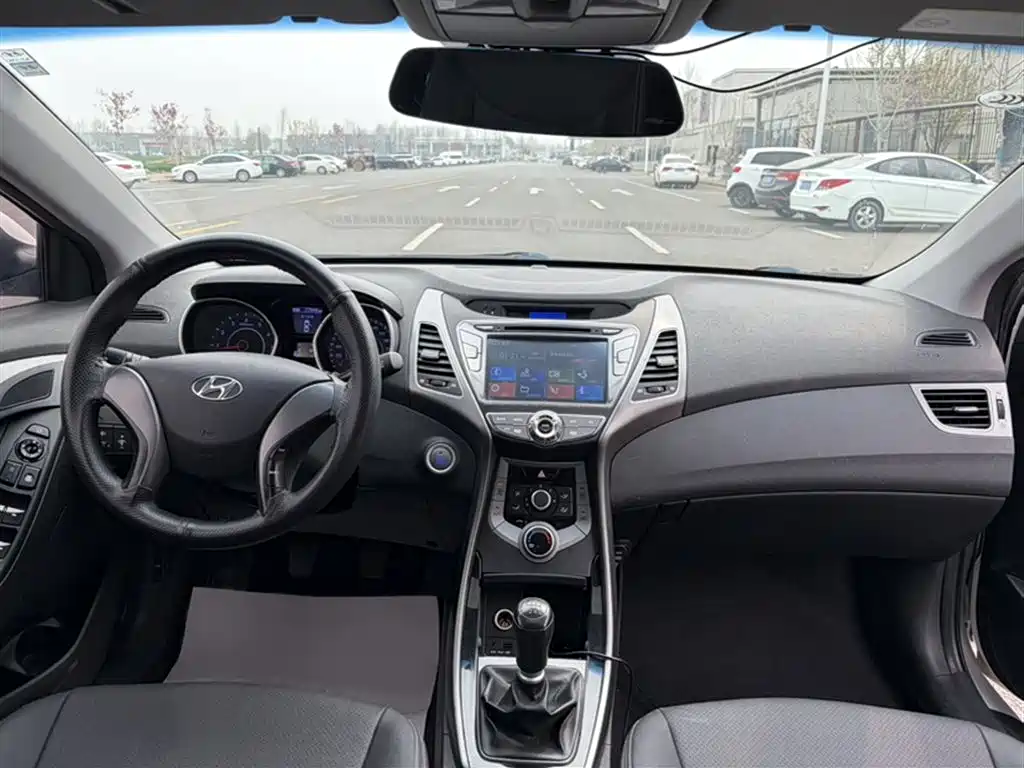 Hyundai Elantra Langdong 2016 — фото 14