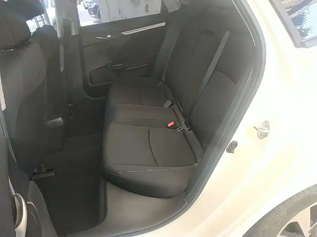 Honda Civic 2019 — фото 17