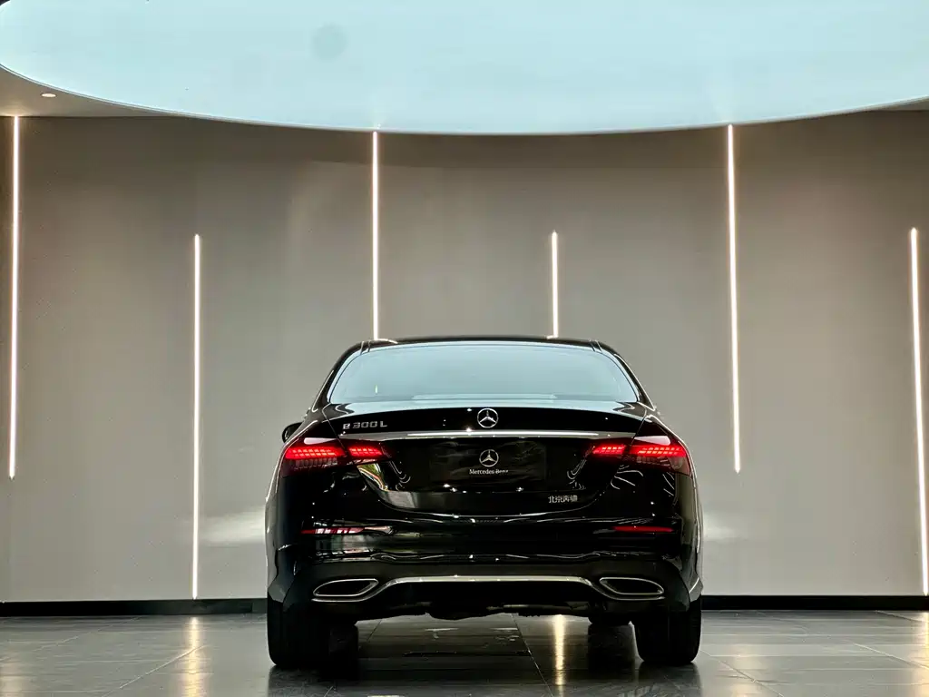 Mercedes-Benz E-Class 2022 — фото 10