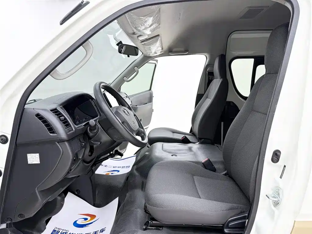 Toyota Hiace 2018 — фото 4