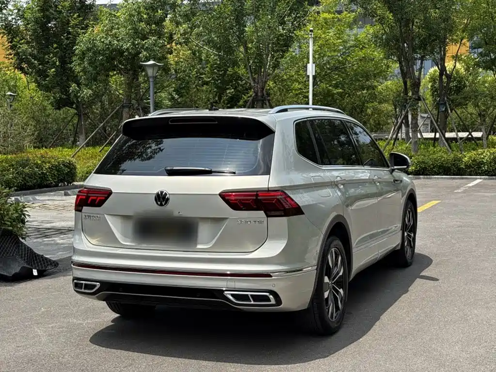 Volkswagen Tiguan L 2023 — фото 23