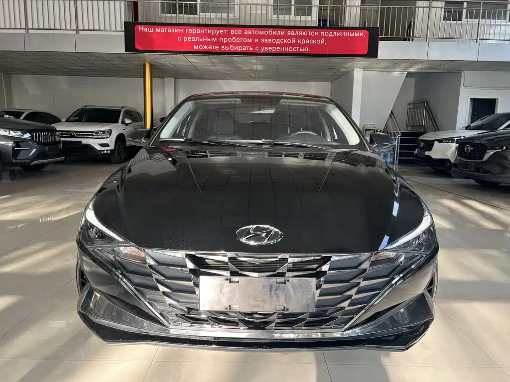 Hyundai Elantra 2023 — фото 2