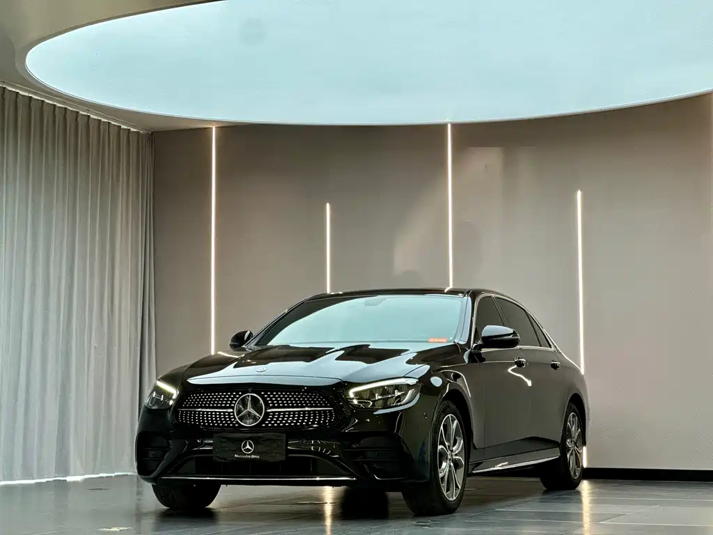 Mercedes-Benz E-Class 2022 — фото 1