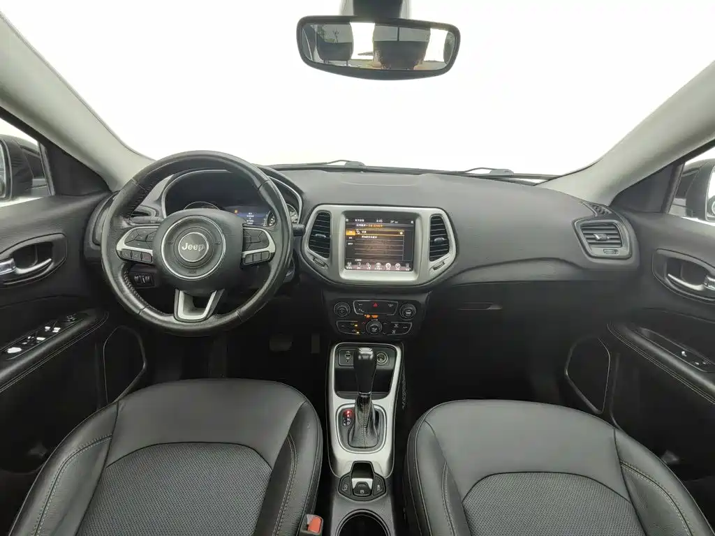 Jeep Compass 2017 — фото 5
